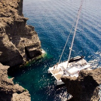 Catamaran Oia