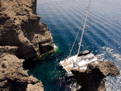 Catamaran Oia