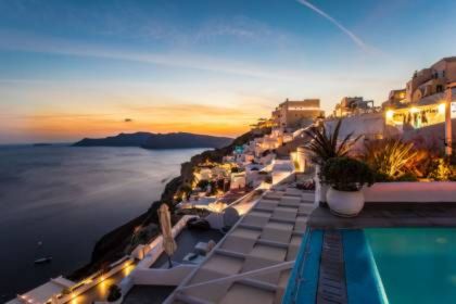 Santorini Secret Suites