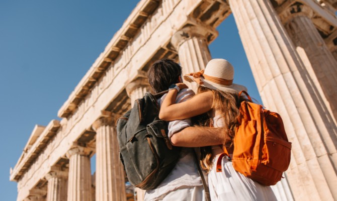 Couple in front of the Parthenon temple