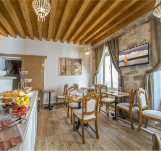 Villa-Split-Heritage-Hotel-Dining